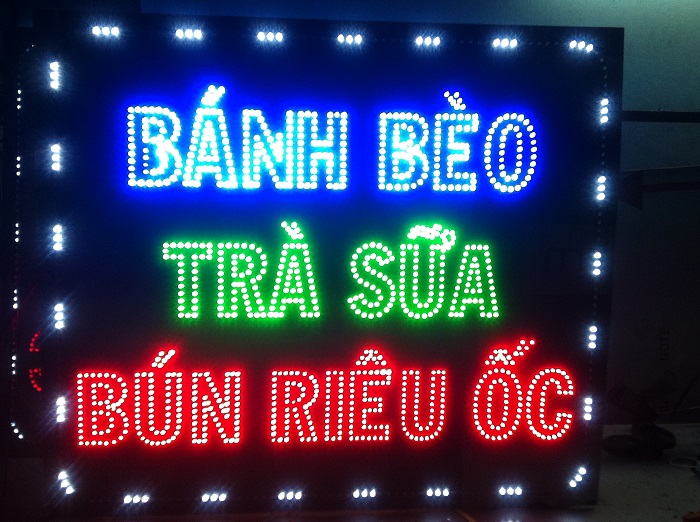 cung-cap-bang-quang-cao-voi-day-den-led-neon-vien-mem
