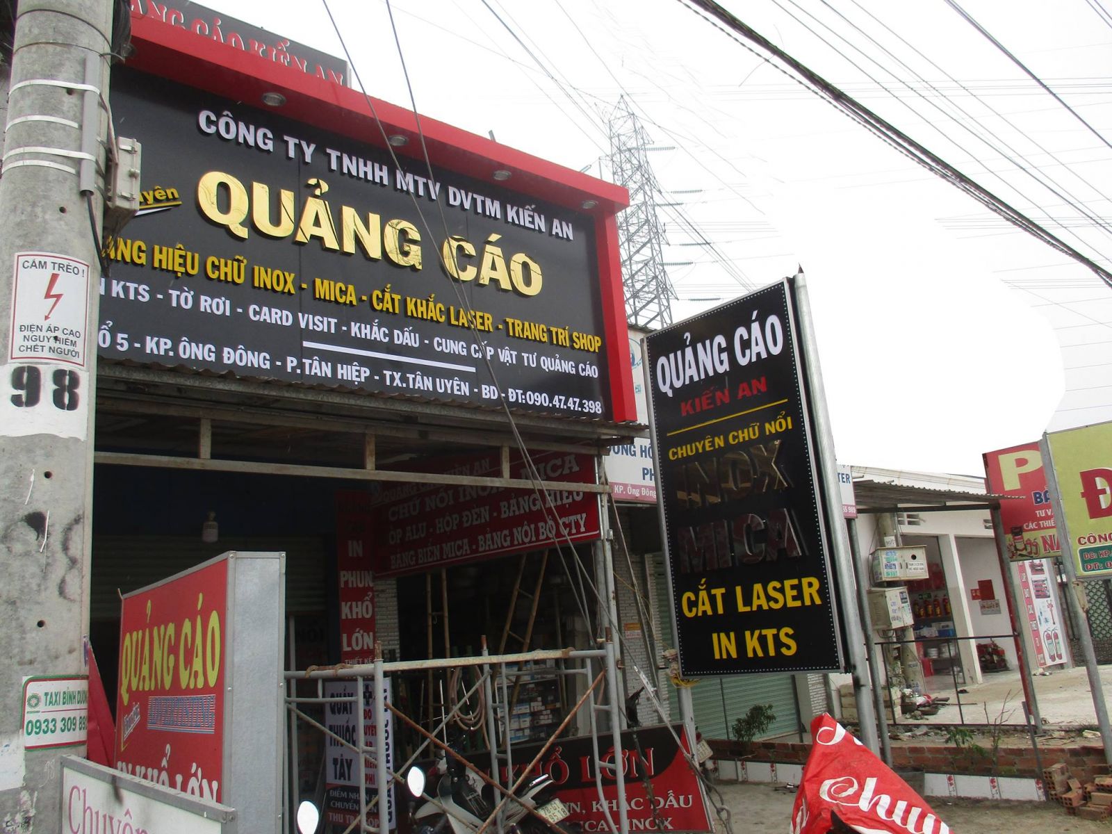 o-dau-gia-cong-chu-noi-inox-vang-dung-de-quang-cao