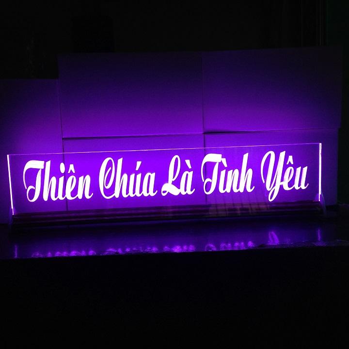 thi-cong-bien-hieu-den-led-neon-uon-chu-de-dang-khi-den-voi-quang-cao-kien-an