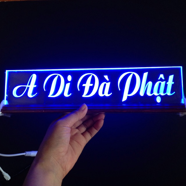 thi-cong-bien-hieu-den-led-neon-uon-chu-de-dang-khi-den-voi-quang-cao-kien-an