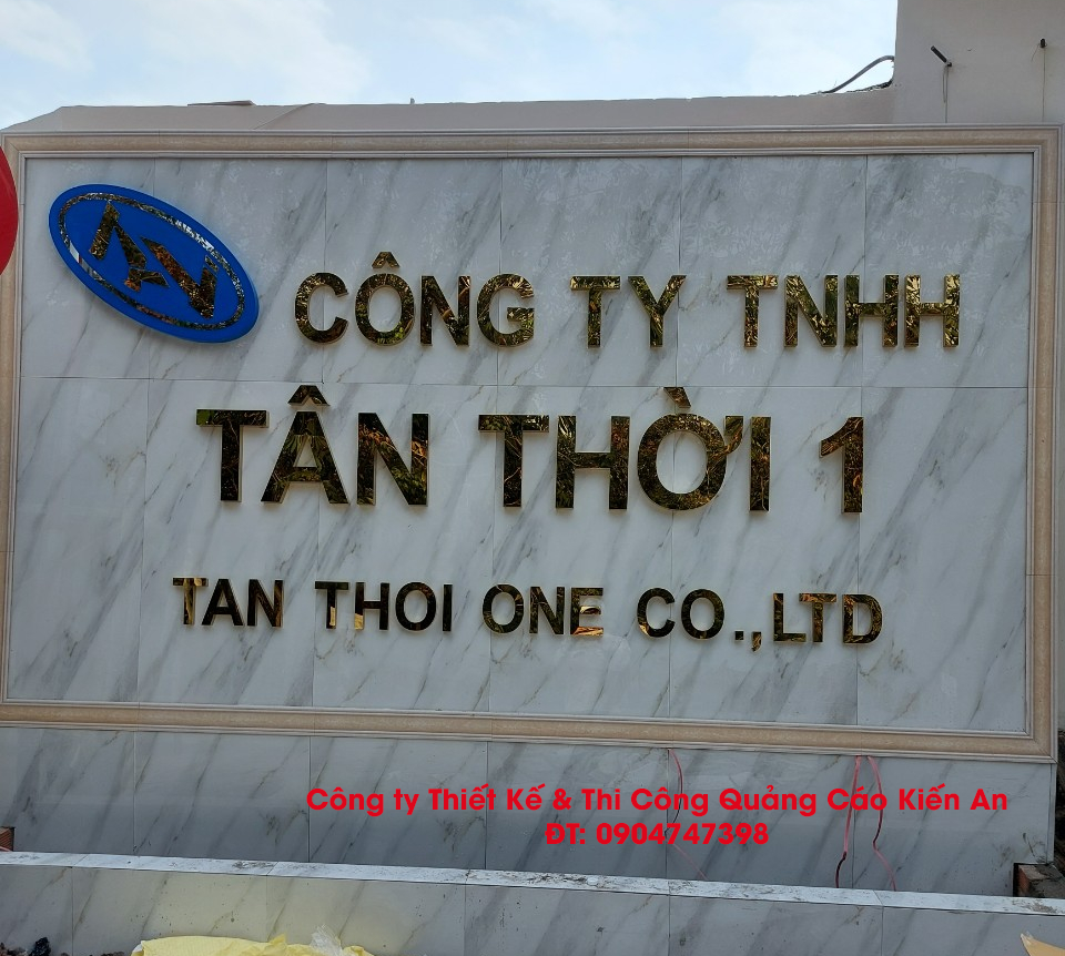 thiet-ke-va-thi-cong-bang-hieu-inox-cho-cong-ty