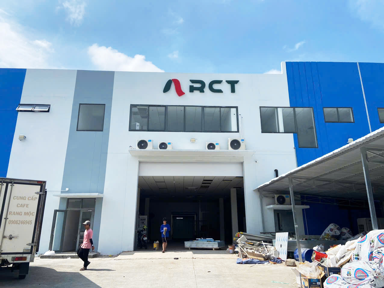 Thi công bảng hiệu công ty ở Bình Dương